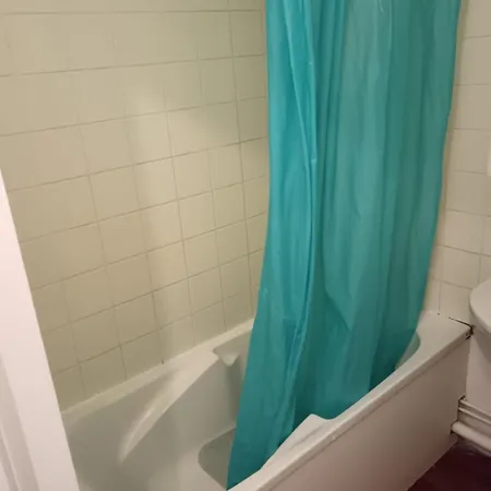 Studio Apartment *